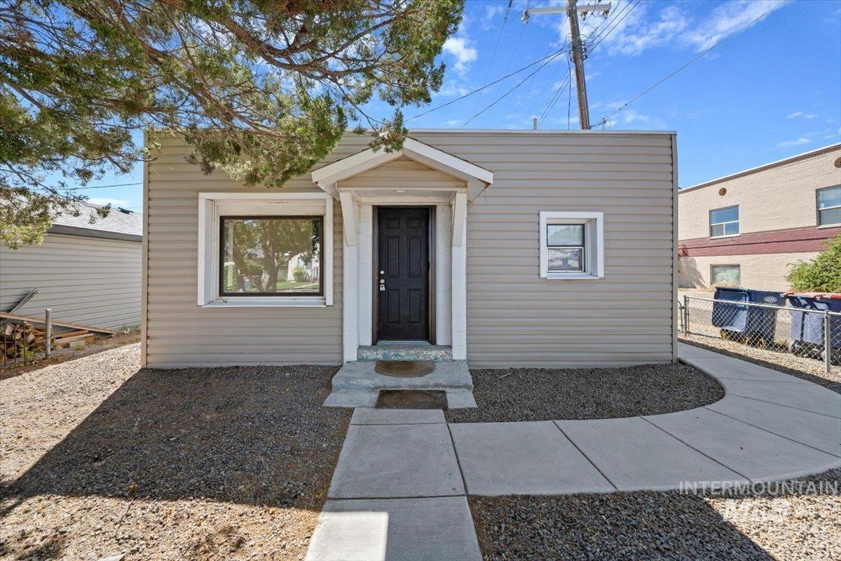 430 Eden St N, Twin Falls, Idaho 83301, 2 Bedrooms, 1 Bathroom, Residential For Sale, Price $179,500, 98994854