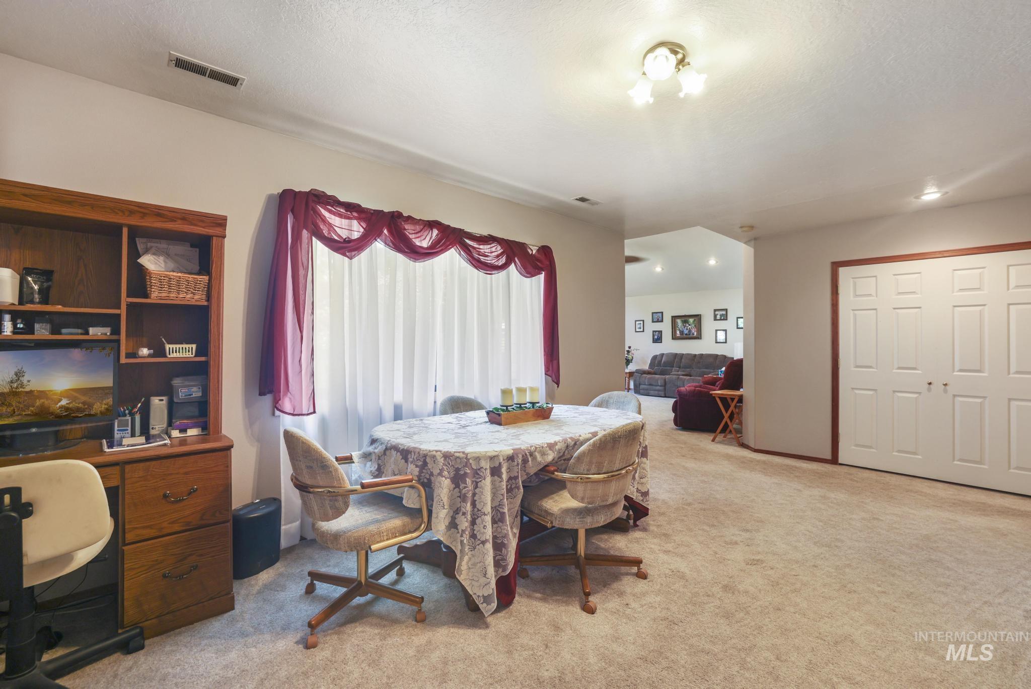 35 Sun Meadows E, Jerome, Idaho 83338, 4 Bedrooms, 4 Bathrooms, Residential For Sale, Price $599,900, 98994859