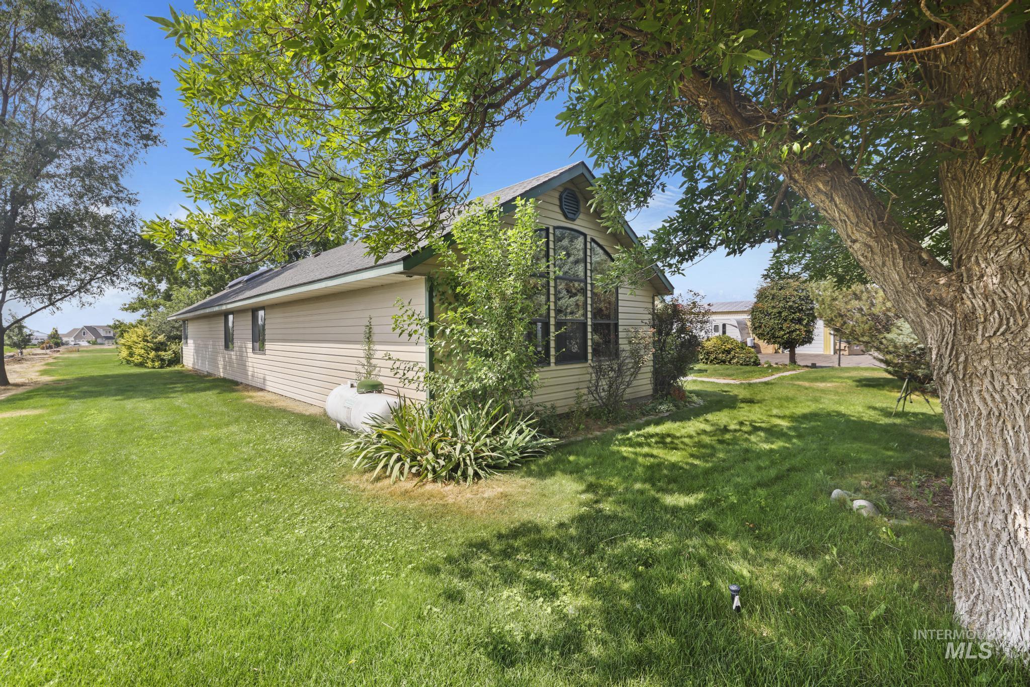 35 Sun Meadows E, Jerome, Idaho 83338, 4 Bedrooms, 4 Bathrooms, Residential For Sale, Price $599,900, 98994859