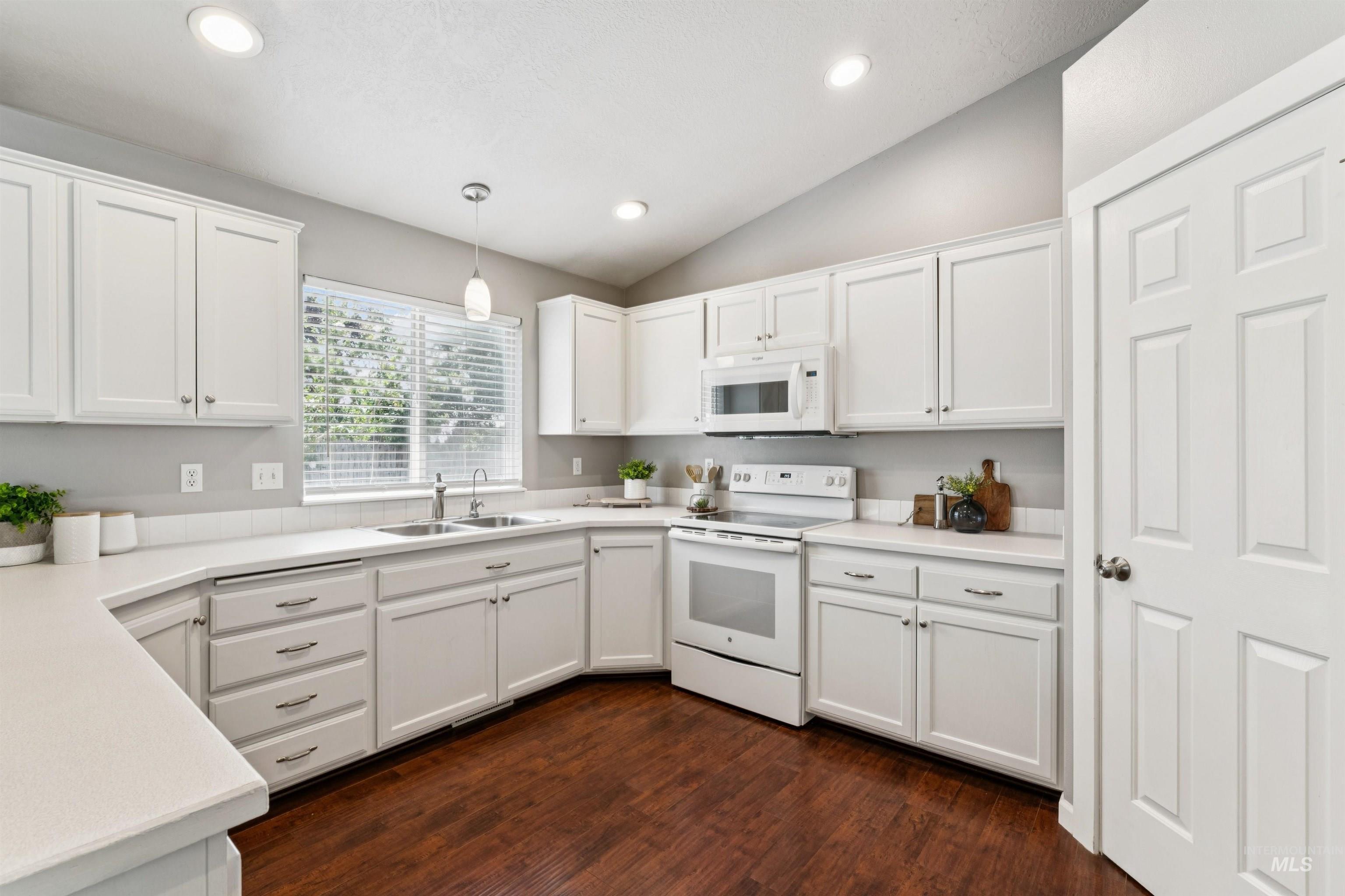 1801 W Calcite Ct., Meridian, Idaho 83642, 4 Bedrooms, 2 Bathrooms, Residential For Sale, Price $495,000, 98994860