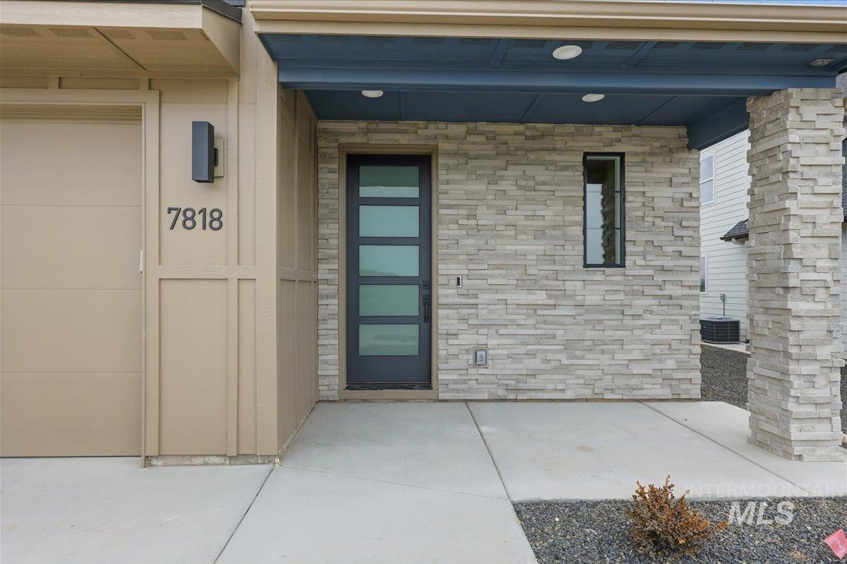 7818 Flathead Lake St, Eagle, Idaho 83616, 3 Bedrooms, 3 Bathrooms, Residential For Sale, Price $849,750, 98994862