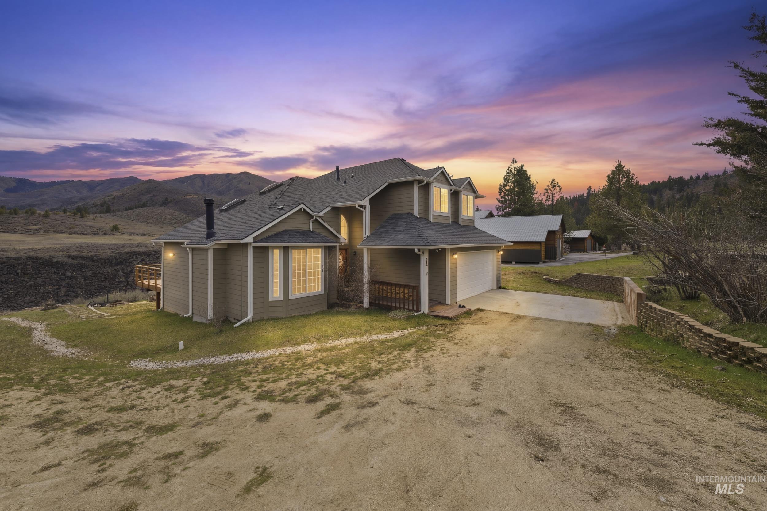 23 Mores Creek Circle, Boise, Idaho 83716, 3 Bedrooms, 2.5 Bathrooms, Residential For Sale, Price $569,900,MLS 98994863