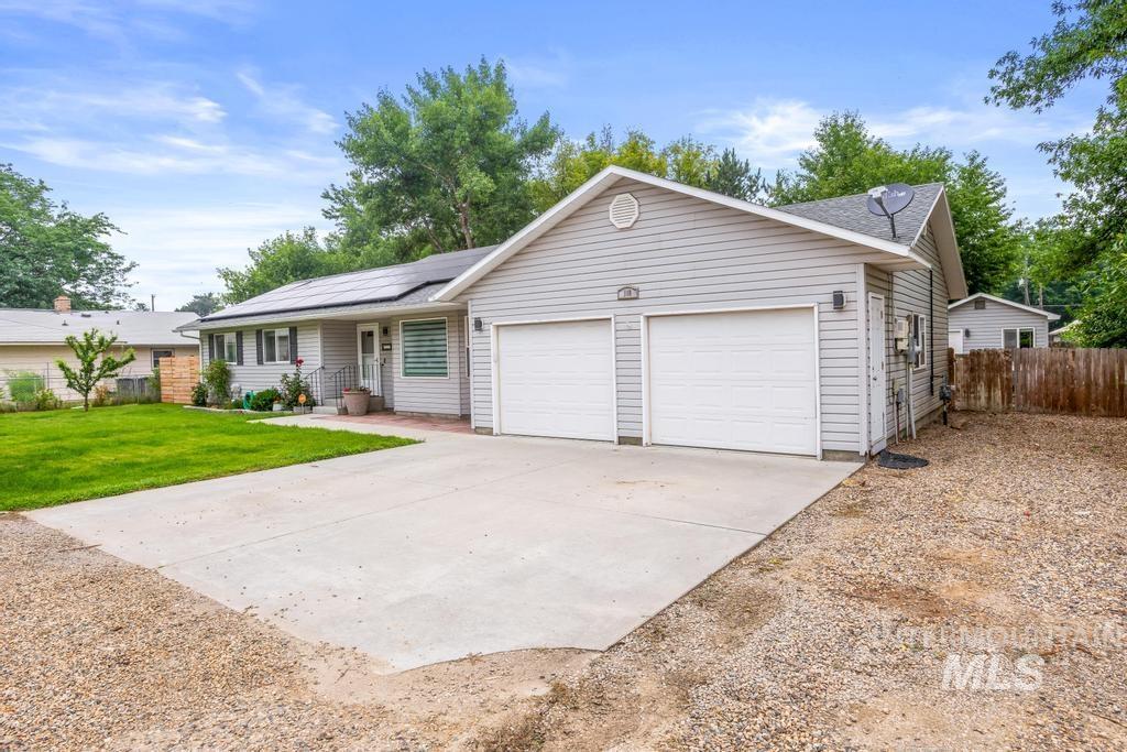 110 E McKinley St., New Plymouth, Idaho 83655, 3 Bedrooms, 2 Bathrooms, Residential For Sale, Price $440,000,MLS 98994869