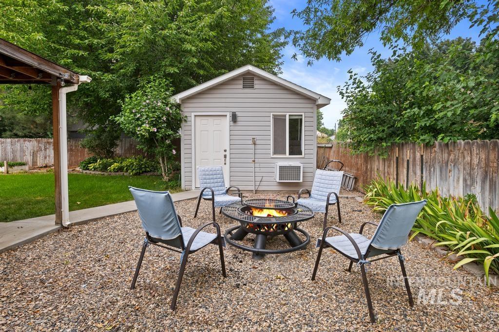 110 E McKinley St., New Plymouth, Idaho 83655, 3 Bedrooms, 2 Bathrooms, Residential For Sale, Price $440,000,MLS 98994869