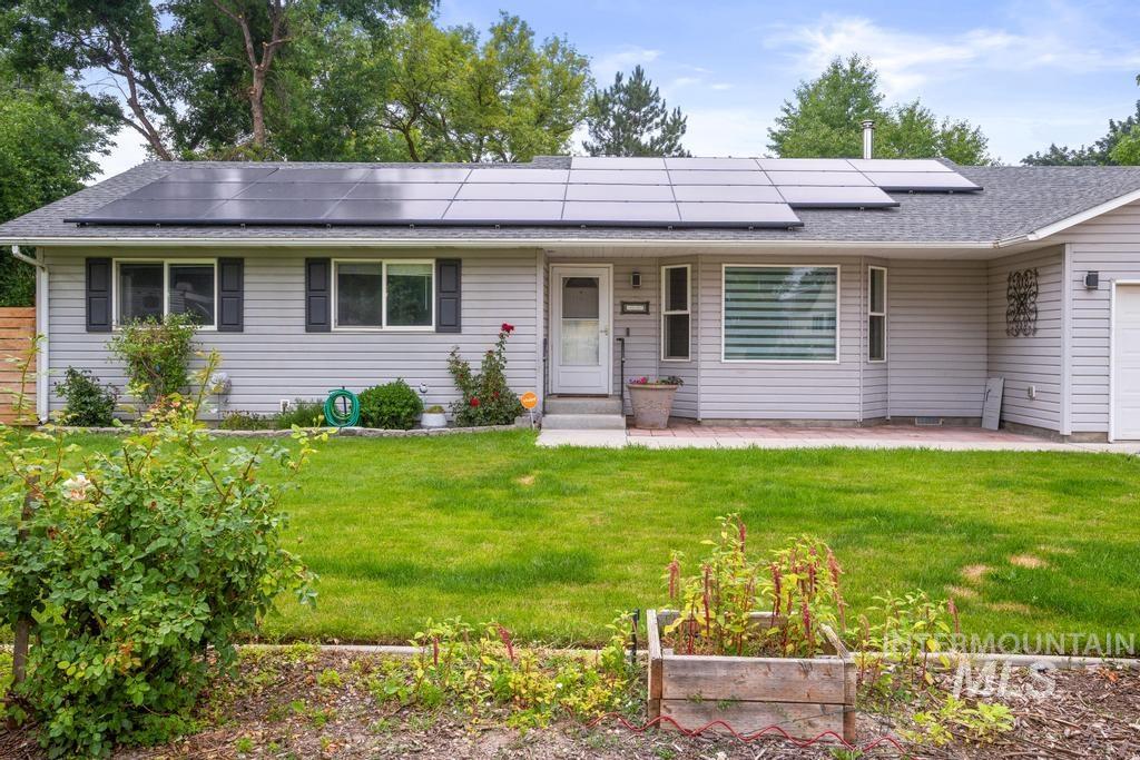 110 E McKinley St., New Plymouth, Idaho 83655, 3 Bedrooms, 2 Bathrooms, Residential For Sale, Price $440,000,MLS 98994869