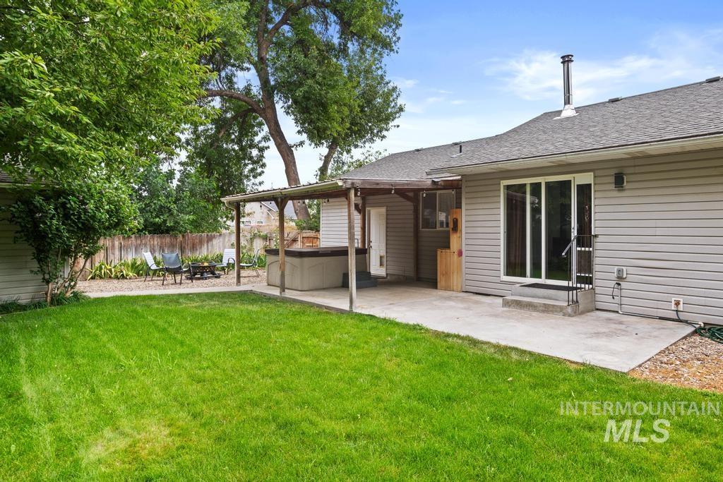 110 E McKinley St., New Plymouth, Idaho 83655, 3 Bedrooms, 2 Bathrooms, Residential For Sale, Price $440,000,MLS 98994869
