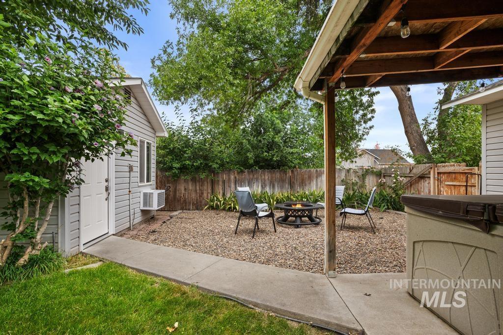 110 E McKinley St., New Plymouth, Idaho 83655, 3 Bedrooms, 2 Bathrooms, Residential For Sale, Price $440,000,MLS 98994869