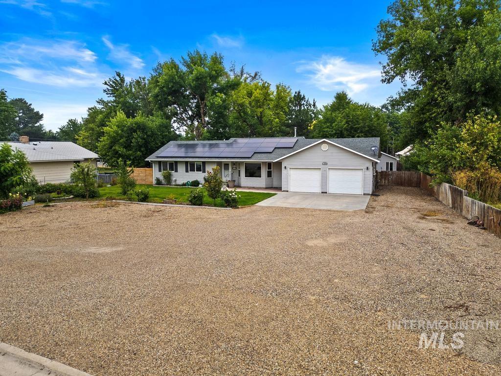 110 E McKinley St., New Plymouth, Idaho 83655, 3 Bedrooms, 2 Bathrooms, Residential For Sale, Price $440,000,MLS 98994869