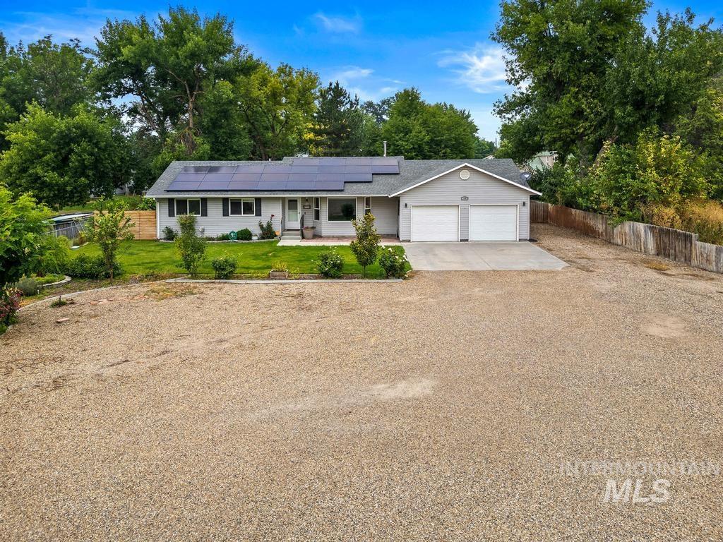 110 E McKinley St., New Plymouth, Idaho 83655, 3 Bedrooms, 2 Bathrooms, Residential For Sale, Price $440,000,MLS 98994869