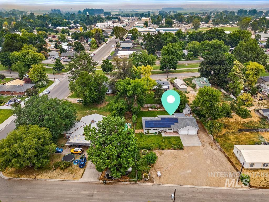 110 E McKinley St., New Plymouth, Idaho 83655, 3 Bedrooms, 2 Bathrooms, Residential For Sale, Price $440,000,MLS 98994869