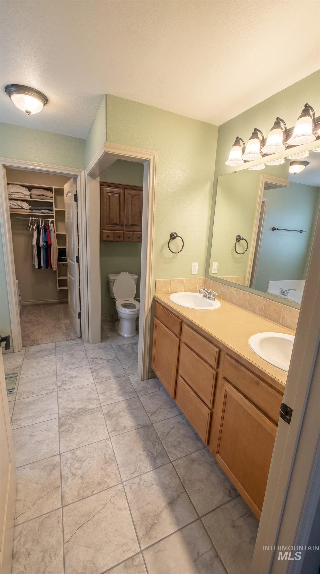 10099 W Arrowleaf Court, Star, Idaho 83669, 3 Bedrooms, 2 Bathrooms, Residential For Sale, Price $520,000, 98994870