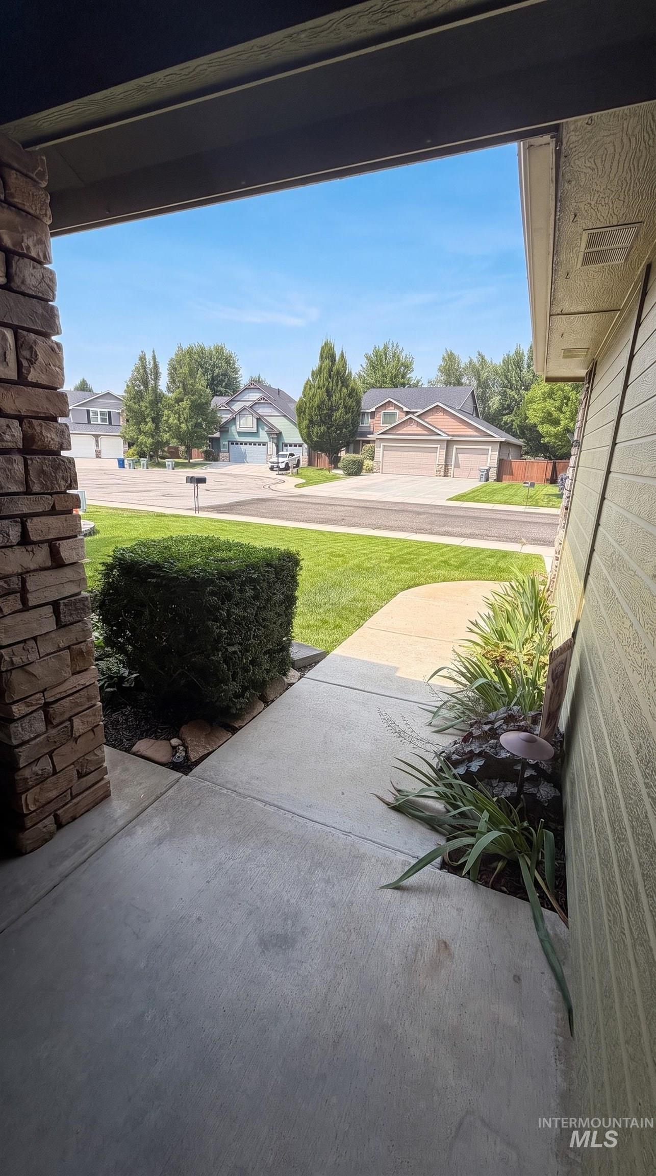 10099 W Arrowleaf Court, Star, Idaho 83669, 3 Bedrooms, 2 Bathrooms, Residential For Sale, Price $520,000, 98994870