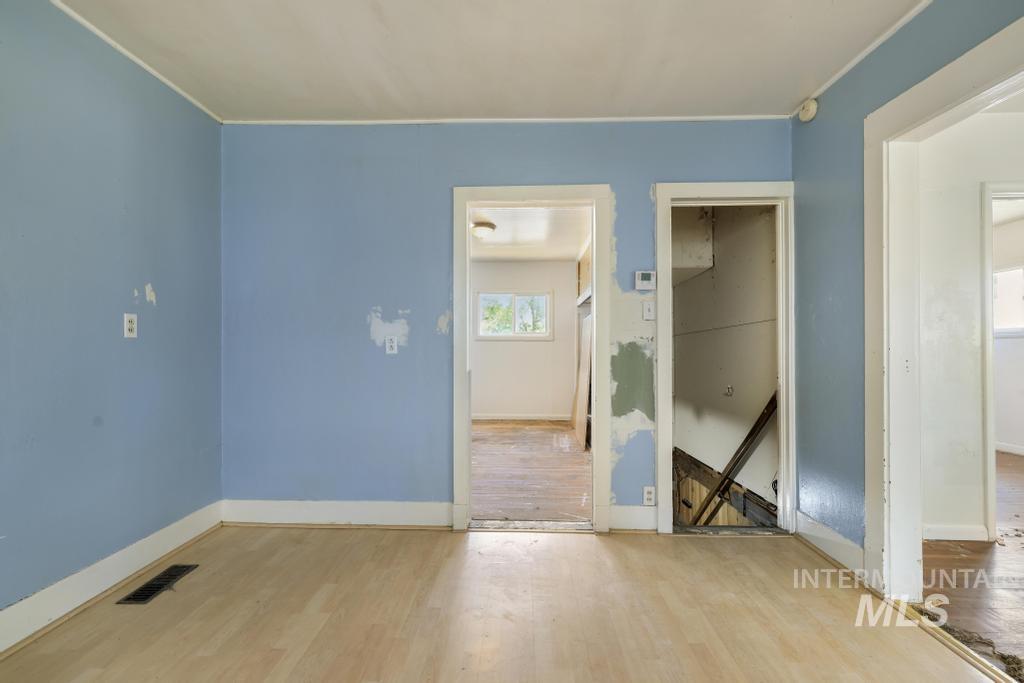 2449 Idaho Ave, Hollister, Idaho 83301, 2 Bedrooms, 1 Bathroom, Residential For Sale, Price $145,000,MLS 98994871
