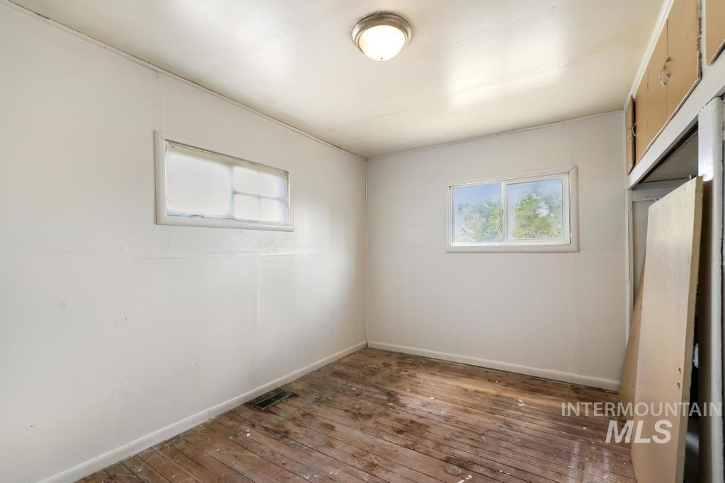 2449 Idaho Ave, Hollister, Idaho 83301, 2 Bedrooms, 1 Bathroom, Residential For Sale, Price $145,000,MLS 98994871