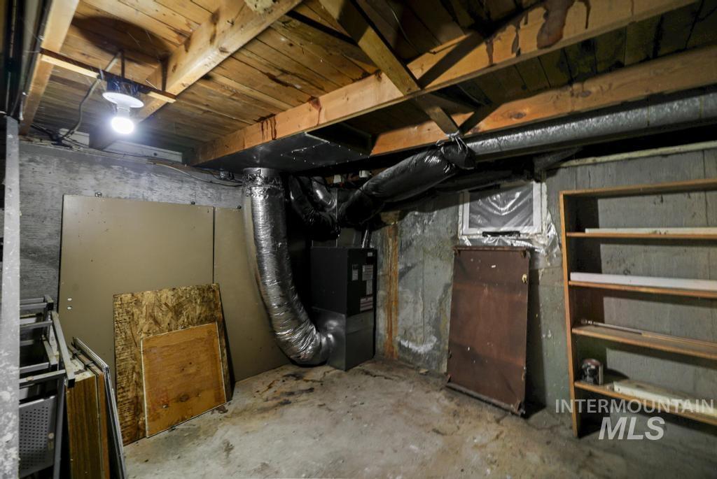 2449 Idaho Ave, Hollister, Idaho 83301, 2 Bedrooms, 1 Bathroom, Residential For Sale, Price $145,000,MLS 98994871