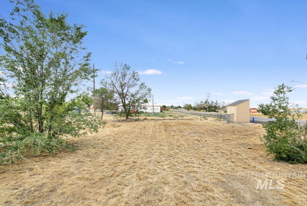 2449 Idaho Ave, Hollister, Idaho 83301, 2 Bedrooms, 1 Bathroom, Residential For Sale, Price $145,000,MLS 98994871