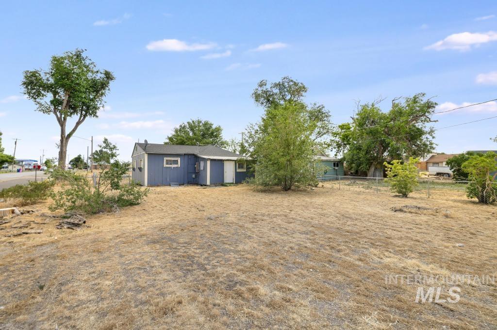 2449 Idaho Ave, Hollister, Idaho 83301, 2 Bedrooms, 1 Bathroom, Residential For Sale, Price $145,000,MLS 98994871