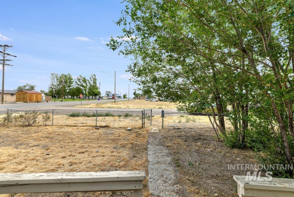 2449 Idaho Ave, Hollister, Idaho 83301, 2 Bedrooms, 1 Bathroom, Residential For Sale, Price $145,000,MLS 98994871
