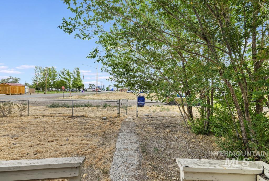 2449 Idaho Ave, Hollister, Idaho 83301, 2 Bedrooms, 1 Bathroom, Residential For Sale, Price $145,000,MLS 98994871