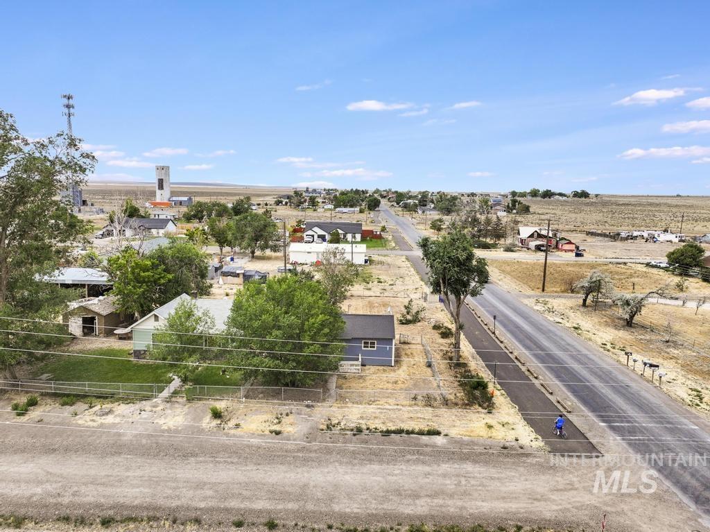 2449 Idaho Ave, Hollister, Idaho 83301, 2 Bedrooms, 1 Bathroom, Residential For Sale, Price $145,000,MLS 98994871