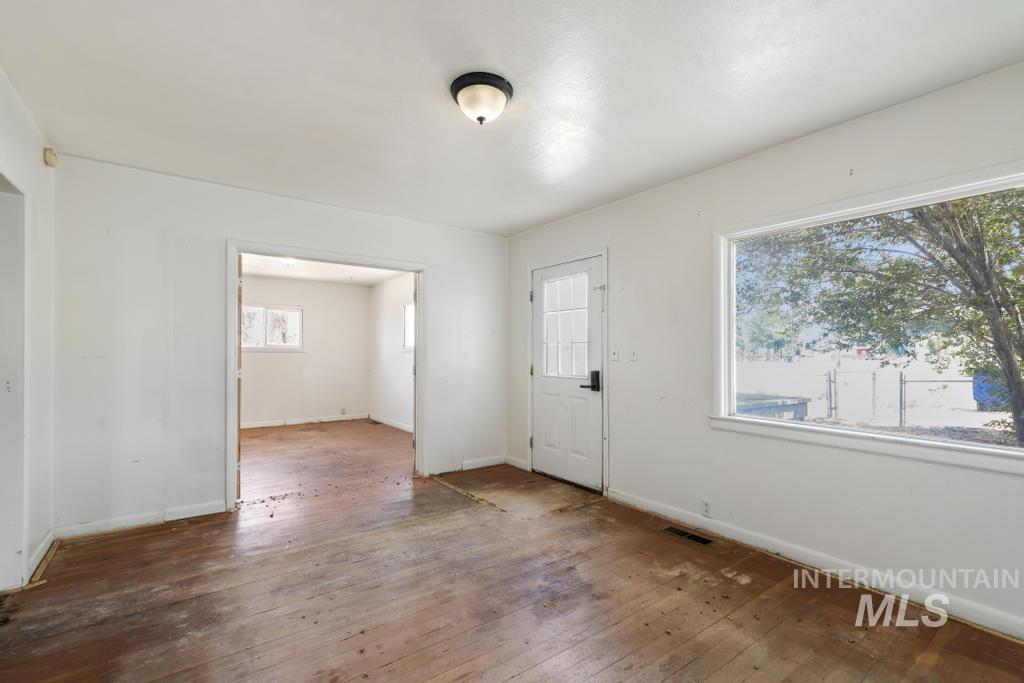 2449 Idaho Ave, Hollister, Idaho 83301, 2 Bedrooms, 1 Bathroom, Residential For Sale, Price $145,000,MLS 98994871