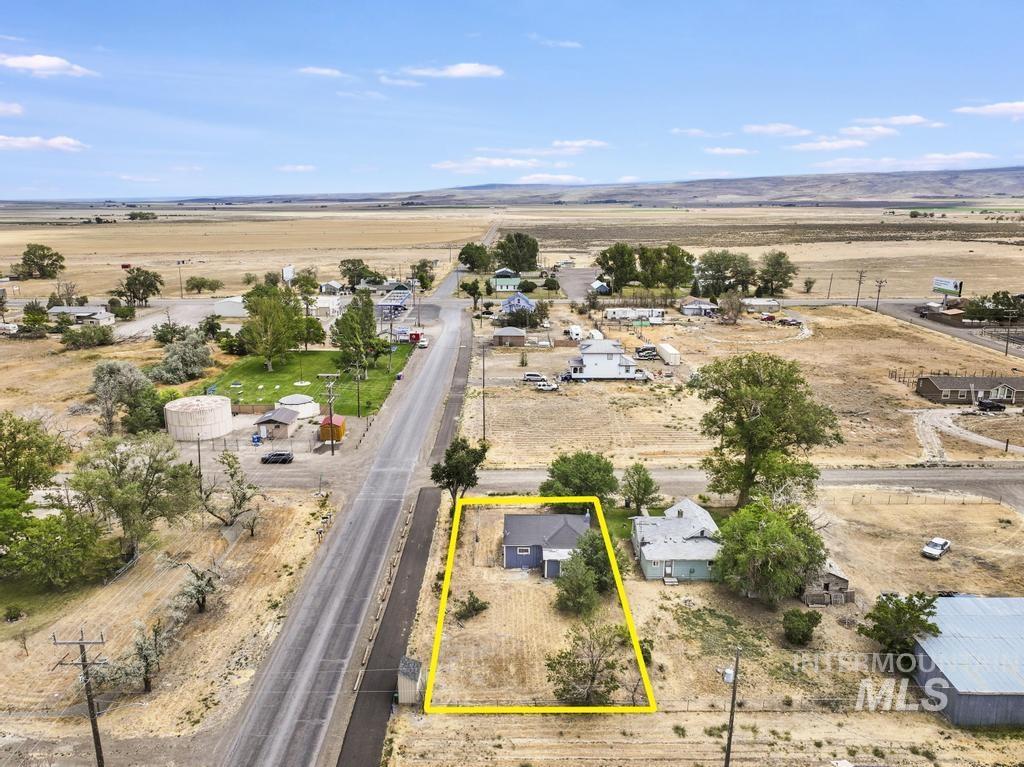 2449 Idaho Ave, Hollister, Idaho 83301, 2 Bedrooms, 1 Bathroom, Residential For Sale, Price $145,000,MLS 98994871