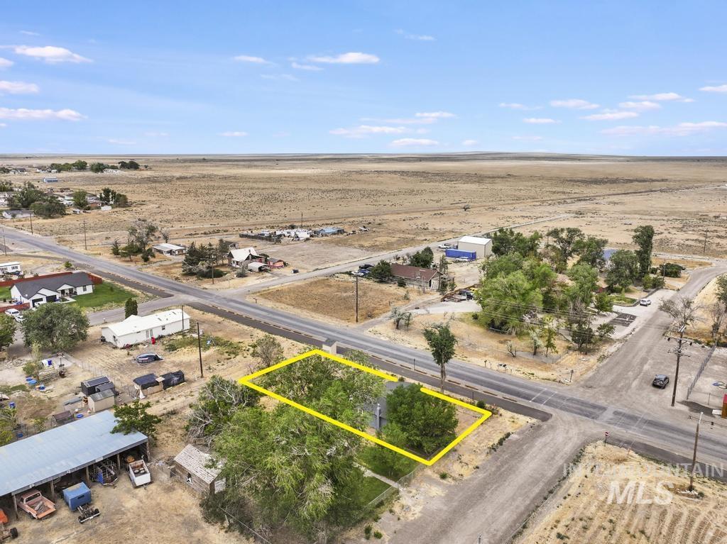 2449 Idaho Ave, Hollister, Idaho 83301, 2 Bedrooms, 1 Bathroom, Residential For Sale, Price $145,000,MLS 98994871