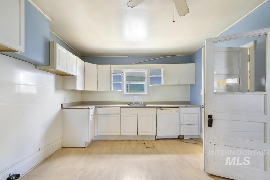 2449 Idaho Ave, Hollister, Idaho 83301, 2 Bedrooms, 1 Bathroom, Residential For Sale, Price $145,000,MLS 98994871