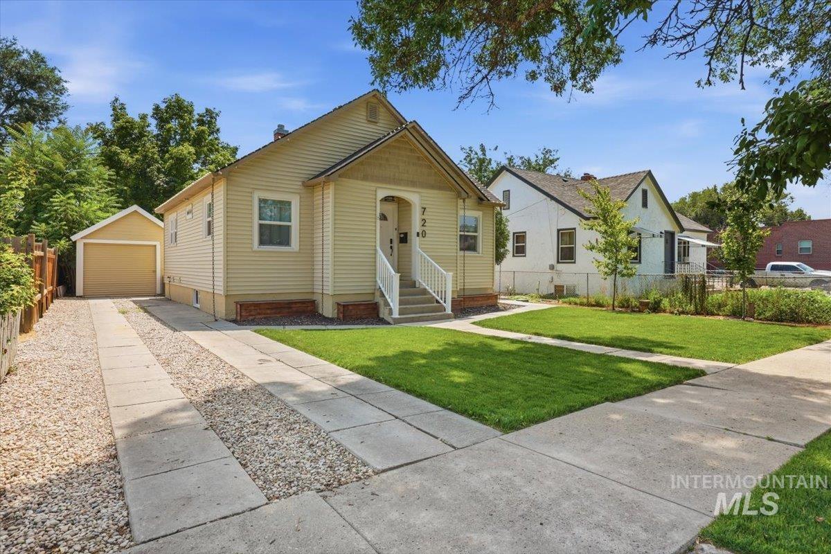 720 17th Avenue S., Nampa, Idaho 83651, 5 Bedrooms, 2 Bathrooms, Residential For Sale, Price $418,900,MLS 98994873