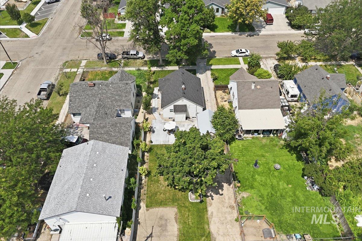 720 17th Avenue S., Nampa, Idaho 83651, 5 Bedrooms, 2 Bathrooms, Residential For Sale, Price $418,900,MLS 98994873