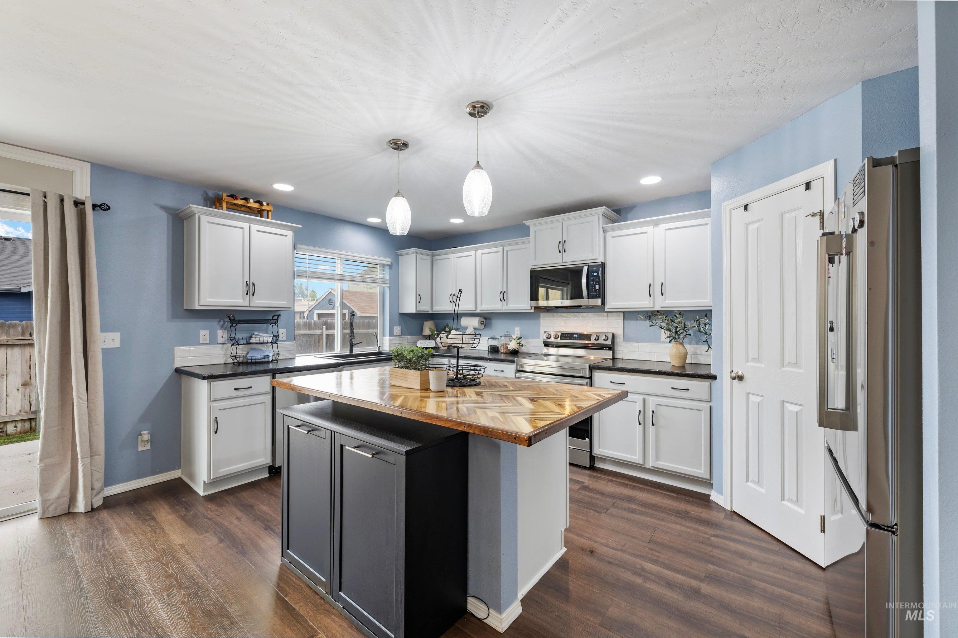 660 SW Nugget Street, Mountain Home, Idaho 83647, 5 Bedrooms, 2.5 Bathrooms, Residential For Sale, Price $509,900, 98994875