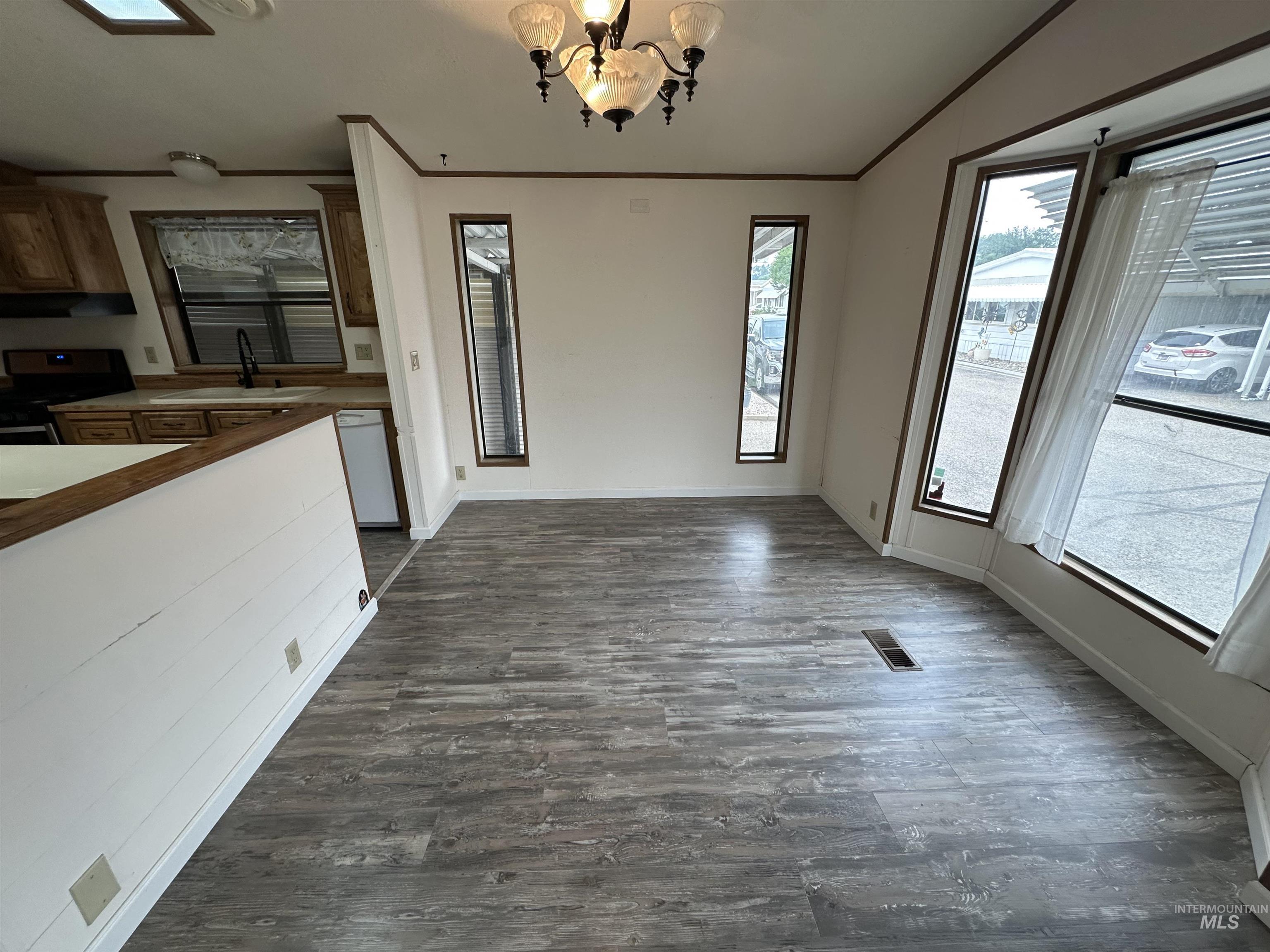 1715 W Flamingo ave, Nampa, Idaho 83651, 2 Bedrooms, 2 Bathrooms, Residential For Sale, Price $59,900,MLS 98994878