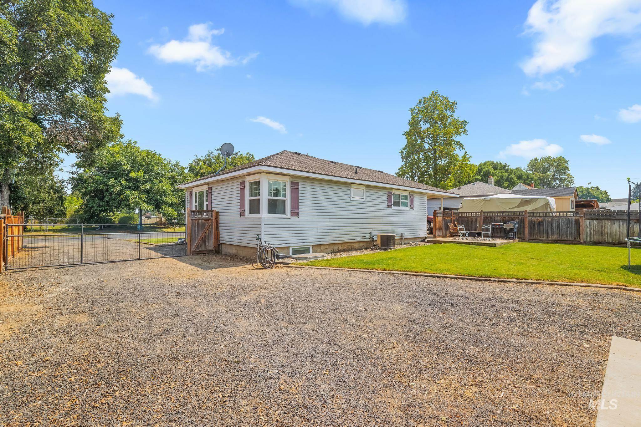 3418 6th Street, Lewiston, Idaho 83501, 4 Bedrooms, 2 Bathrooms, Residential For Sale, Price $435,000, 98994880