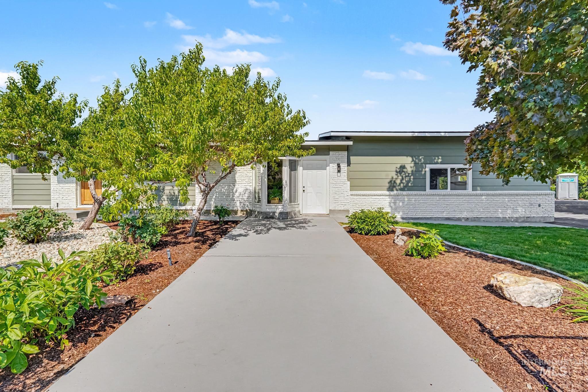 4910 W View Place, Meridian, Idaho 83642, 4 Bedrooms, 2 Bathrooms, Residential For Sale, Price $779,900,MLS 98994881