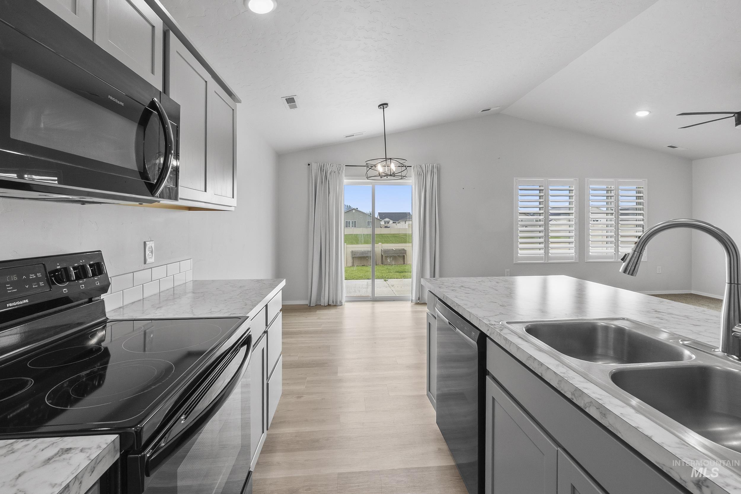 19545 Newell Way, Caldwell, Idaho 83605, 3 Bedrooms, 2 Bathrooms, Residential For Sale, Price $389,900, 98994885