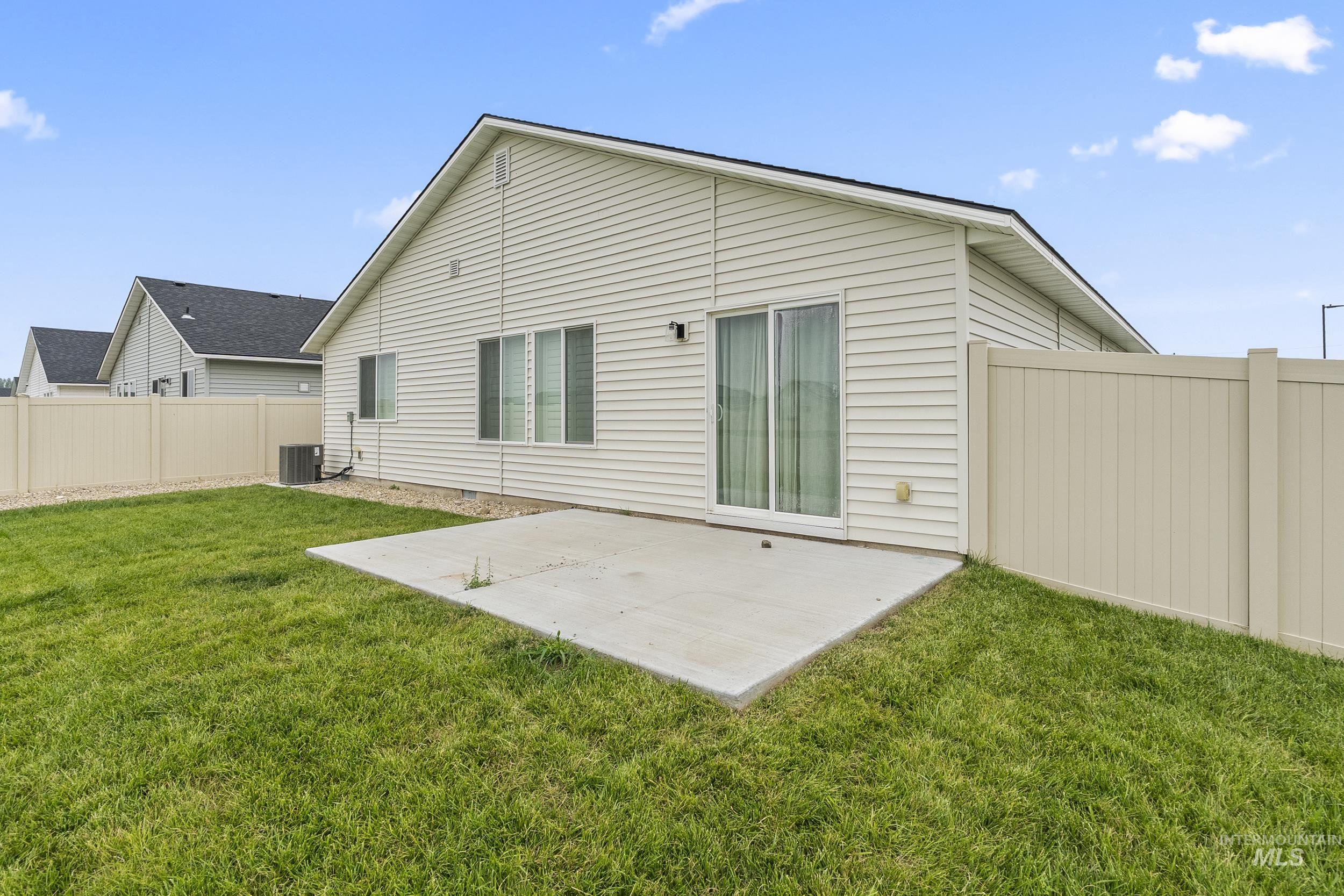 19545 Newell Way, Caldwell, Idaho 83605, 3 Bedrooms, 2 Bathrooms, Residential For Sale, Price $389,900, 98994885