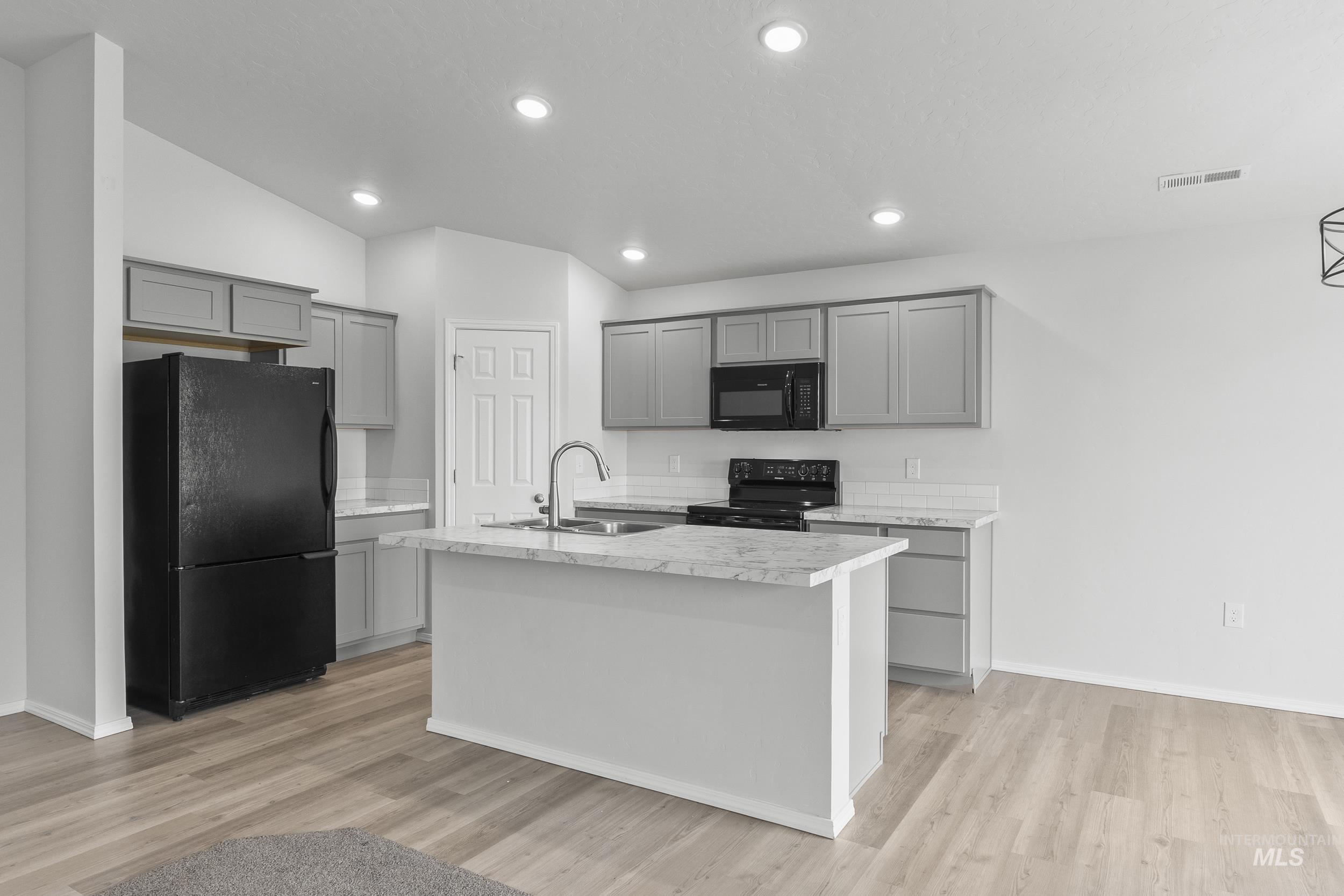 19545 Newell Way, Caldwell, Idaho 83605, 3 Bedrooms, 2 Bathrooms, Residential For Sale, Price $389,900, 98994885