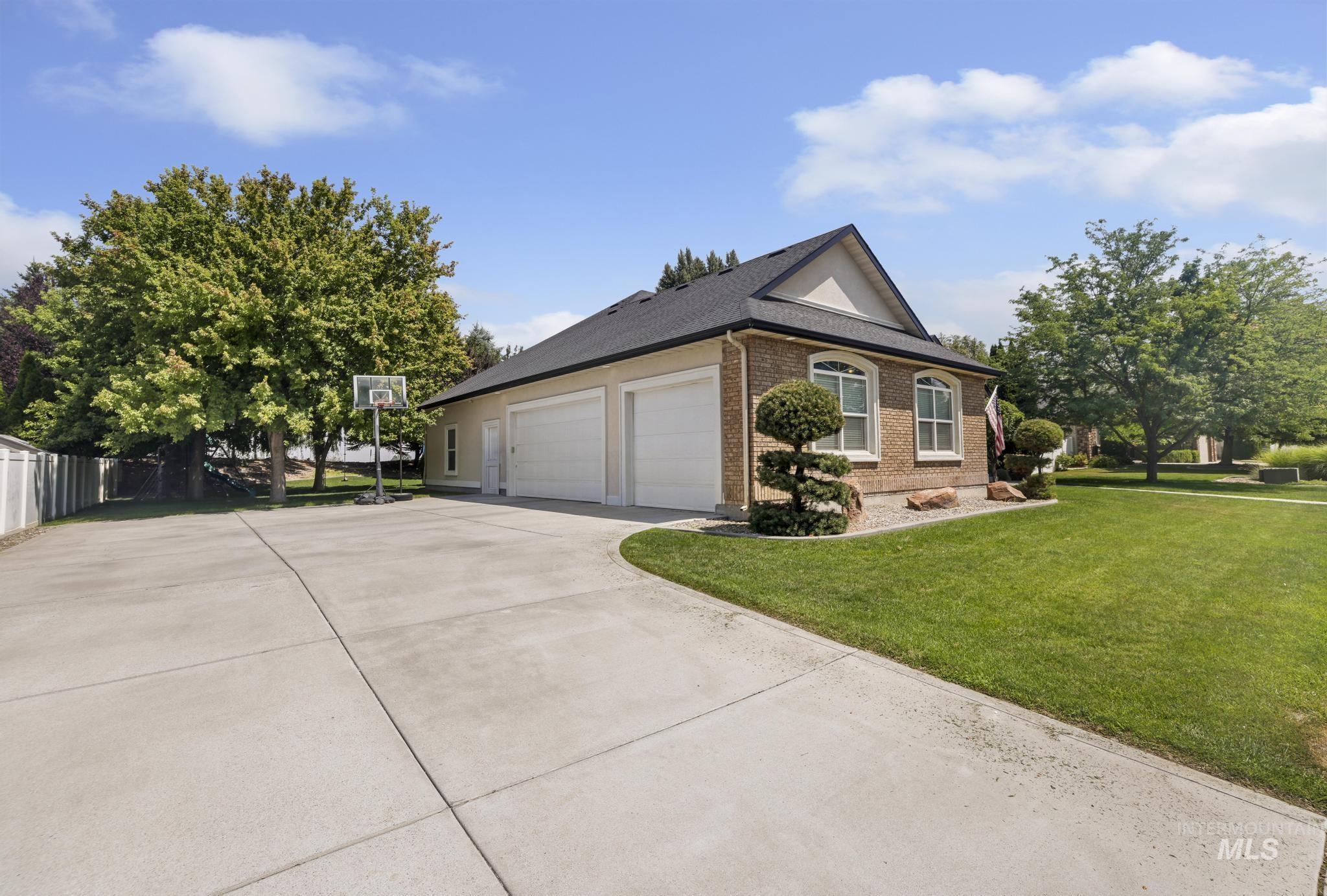 881 Morning Sun Dr, Twin Falls, Idaho 83301, 5 Bedrooms, 3 Bathrooms, Residential For Sale, Price $849,900, 98994886