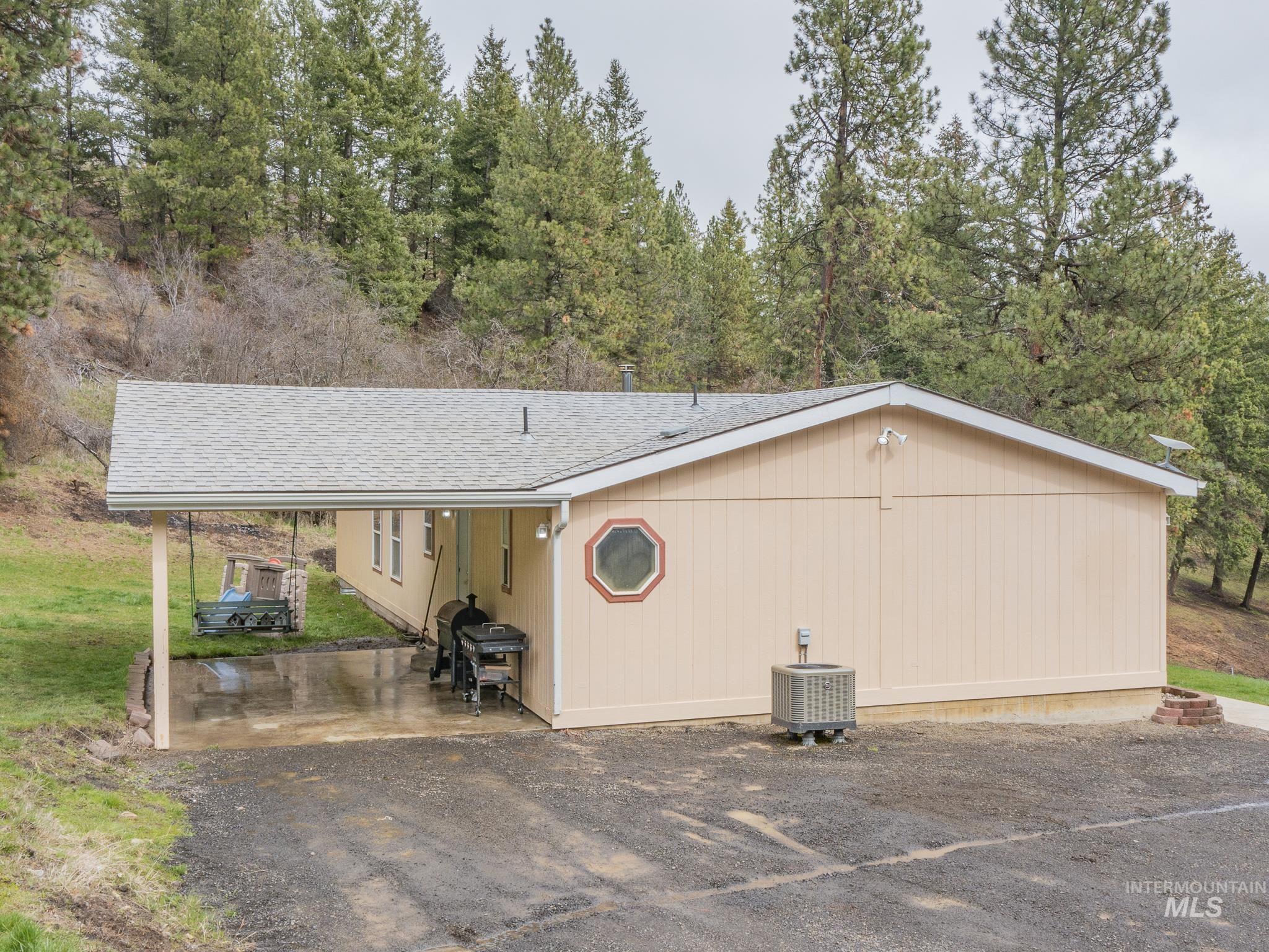 77 Poplar Drive, Grangeville, Idaho 83530, 4 Bedrooms, 2 Bathrooms, Residential For Sale, Price $499,000,MLS 98994888
