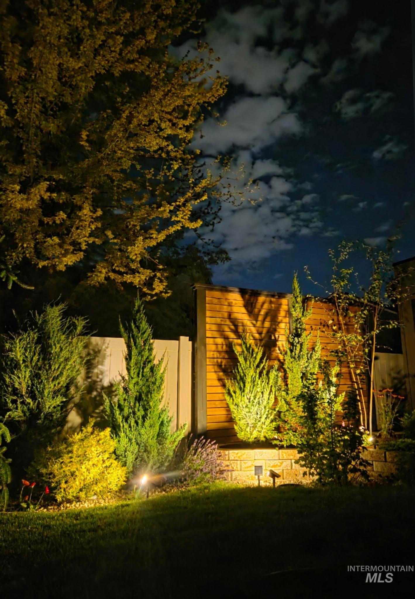 2125 Moon Shadow Dr, Caldwell, Idaho 83607, 5 Bedrooms, 3 Bathrooms, Residential For Sale, Price $549,900, 98994894
