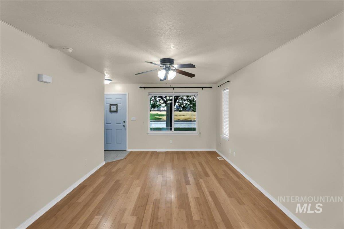 8923 W Banjo Drive, Boise, Idaho 83709, 3 Bedrooms, 2.5 Bathrooms, Residential For Sale, Price $450,000, 98994898