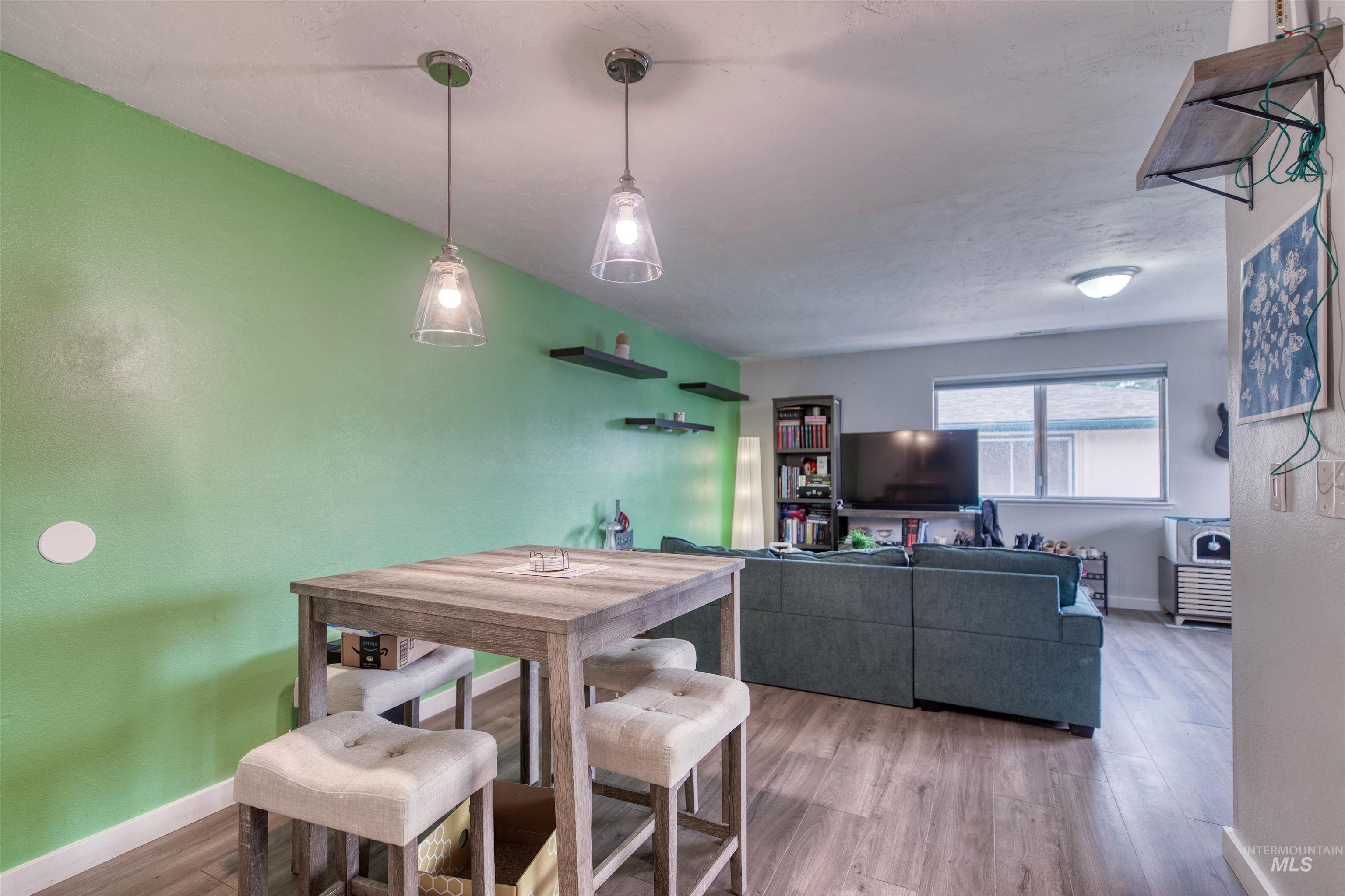 1140 S Phillippi, Boise, Idaho 83705, 2 Bedrooms, 1 Bathroom, Residential For Sale, Price $295,000,MLS 98994899