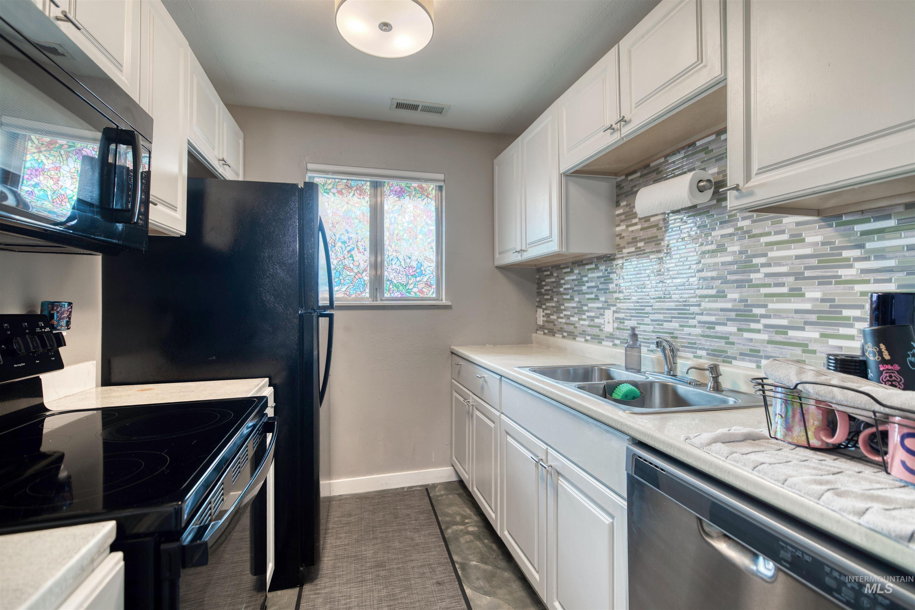 1140 S Phillippi, Boise, Idaho 83705, 2 Bedrooms, 1 Bathroom, Residential For Sale, Price $295,000,MLS 98994899