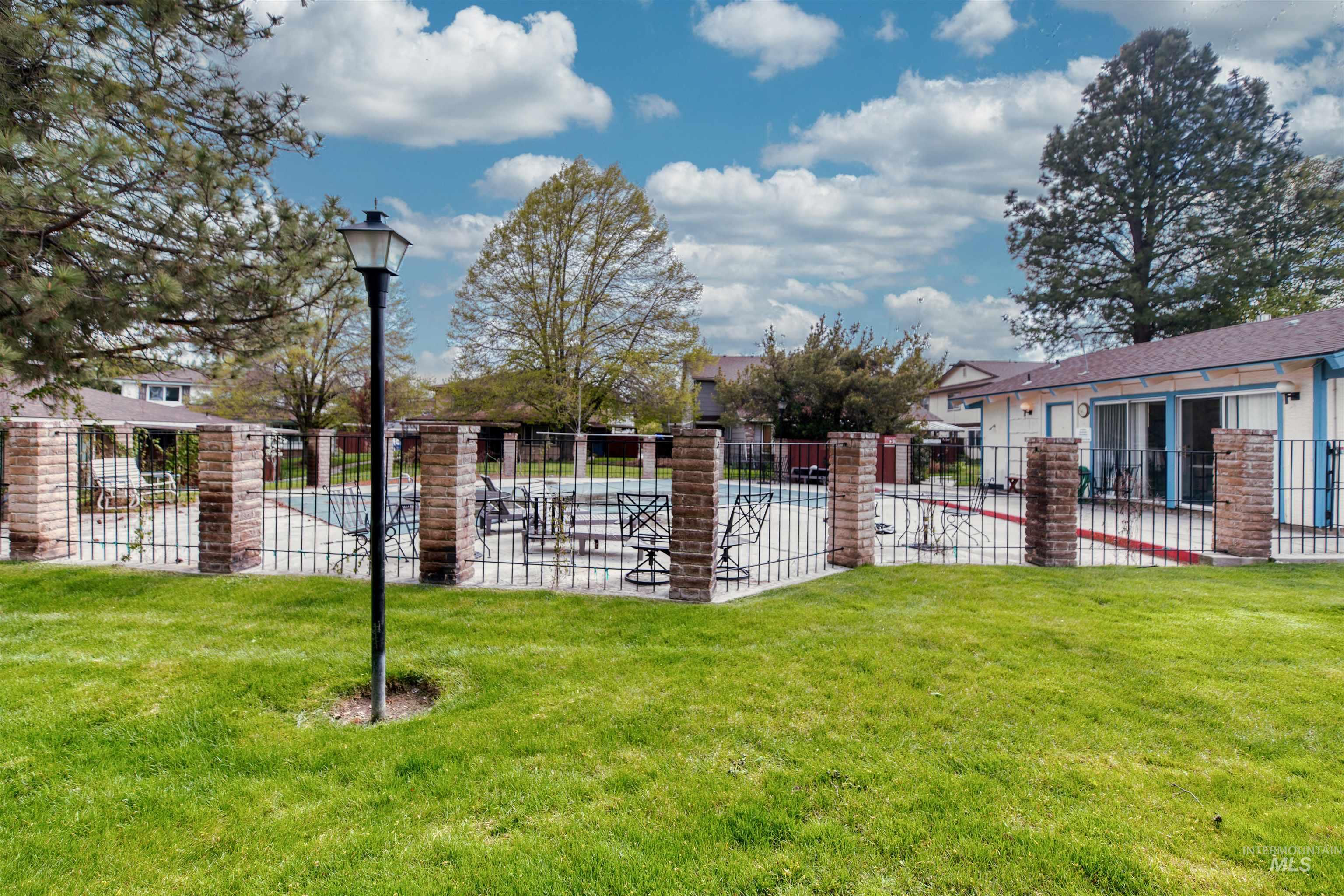1140 S Phillippi, Boise, Idaho 83705, 2 Bedrooms, 1 Bathroom, Residential For Sale, Price $295,000,MLS 98994899