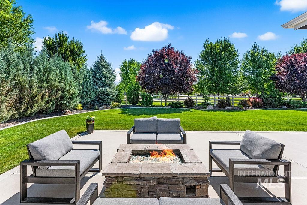2110 N Wind Cave Way, Eagle, Idaho 83616, 5 Bedrooms, 4.5 Bathrooms, Residential For Sale, Price $1,450,000, 98994901