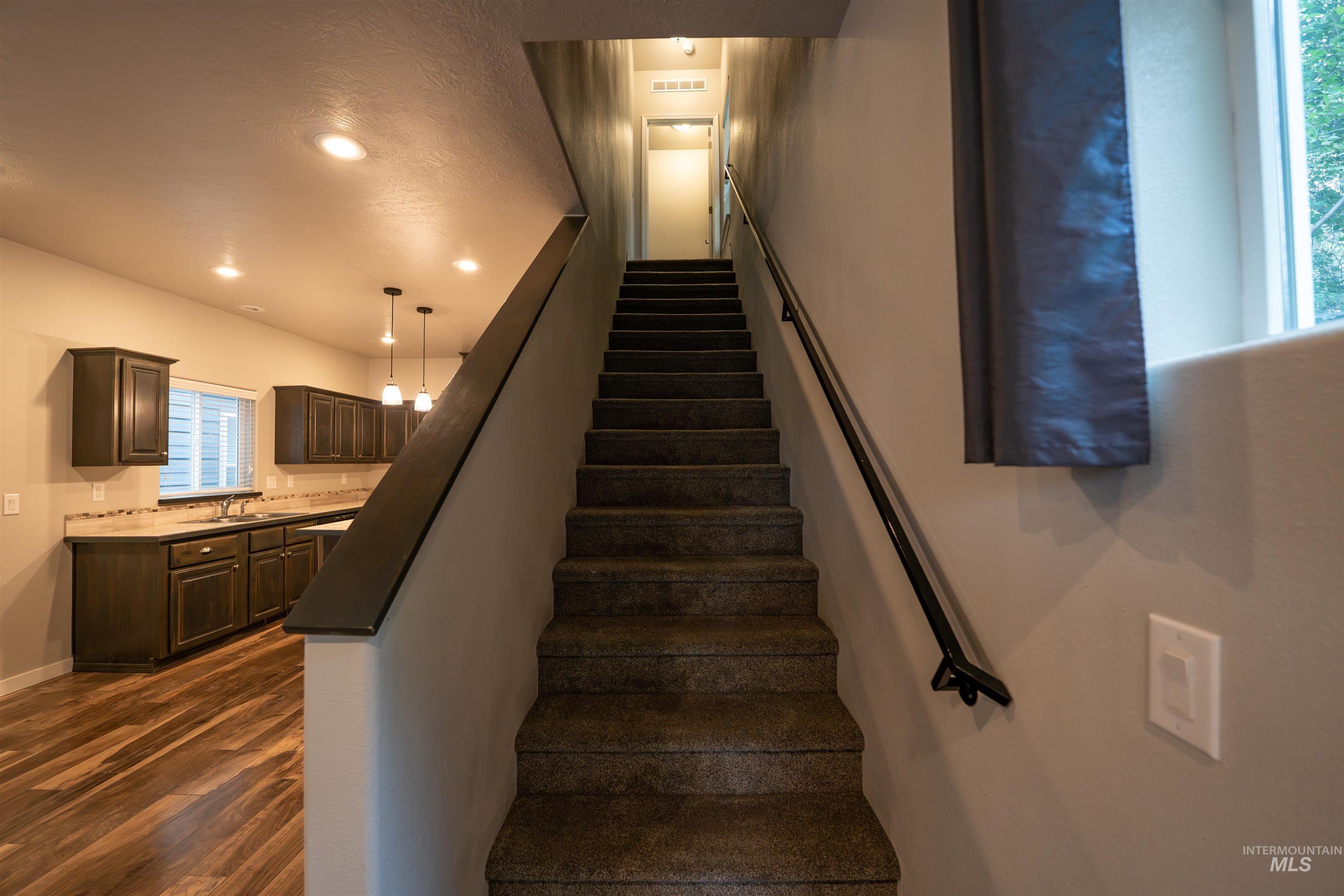 6414 W Russett, Boise, Idaho 83704, 2 Bedrooms, 2.5 Bathrooms, Residential For Sale, Price $419,900,MLS 98994902