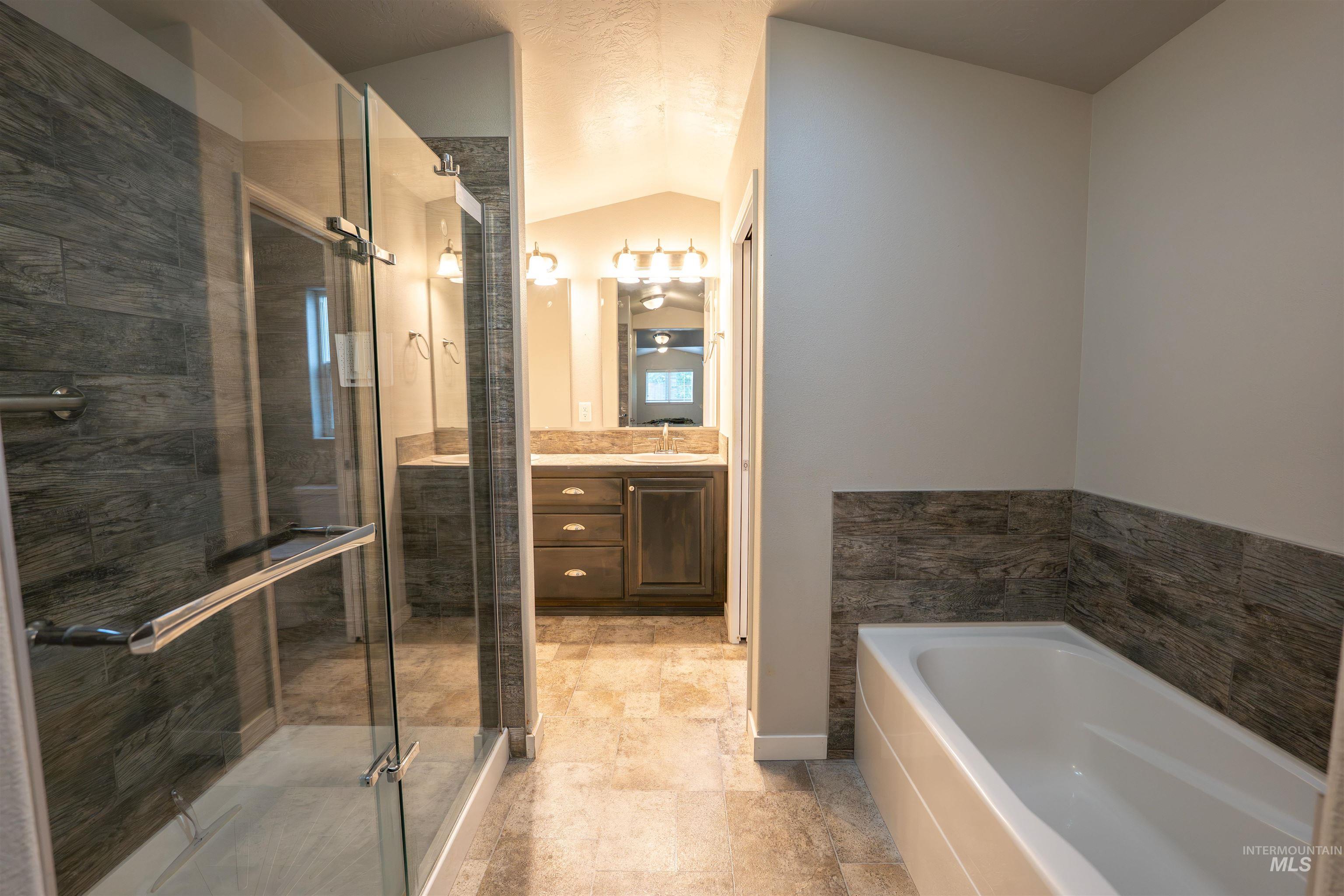 6414 W Russett, Boise, Idaho 83704, 2 Bedrooms, 2.5 Bathrooms, Residential For Sale, Price $419,900,MLS 98994902