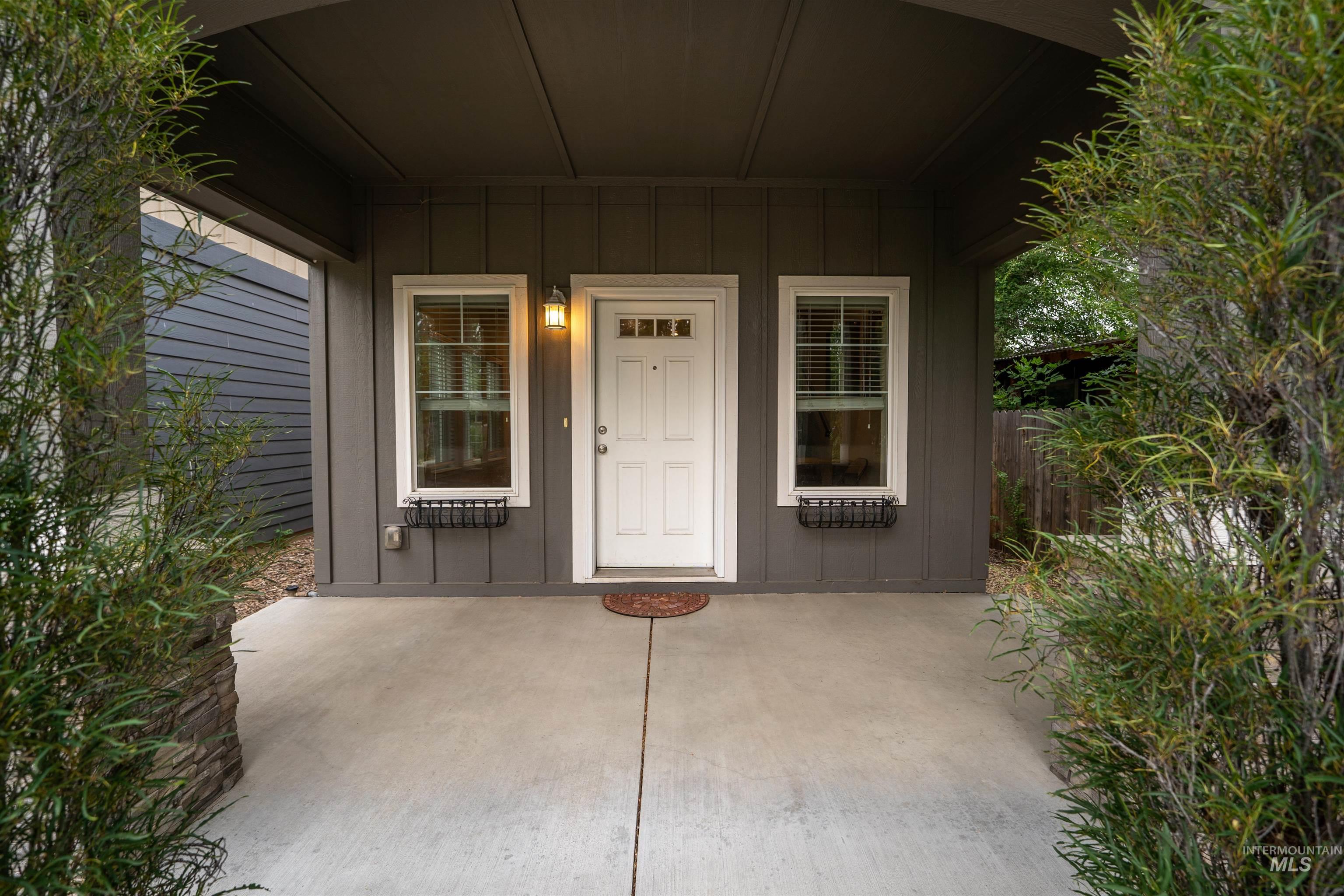 6414 W Russett, Boise, Idaho 83704, 2 Bedrooms, 2.5 Bathrooms, Residential For Sale, Price $419,900,MLS 98994902