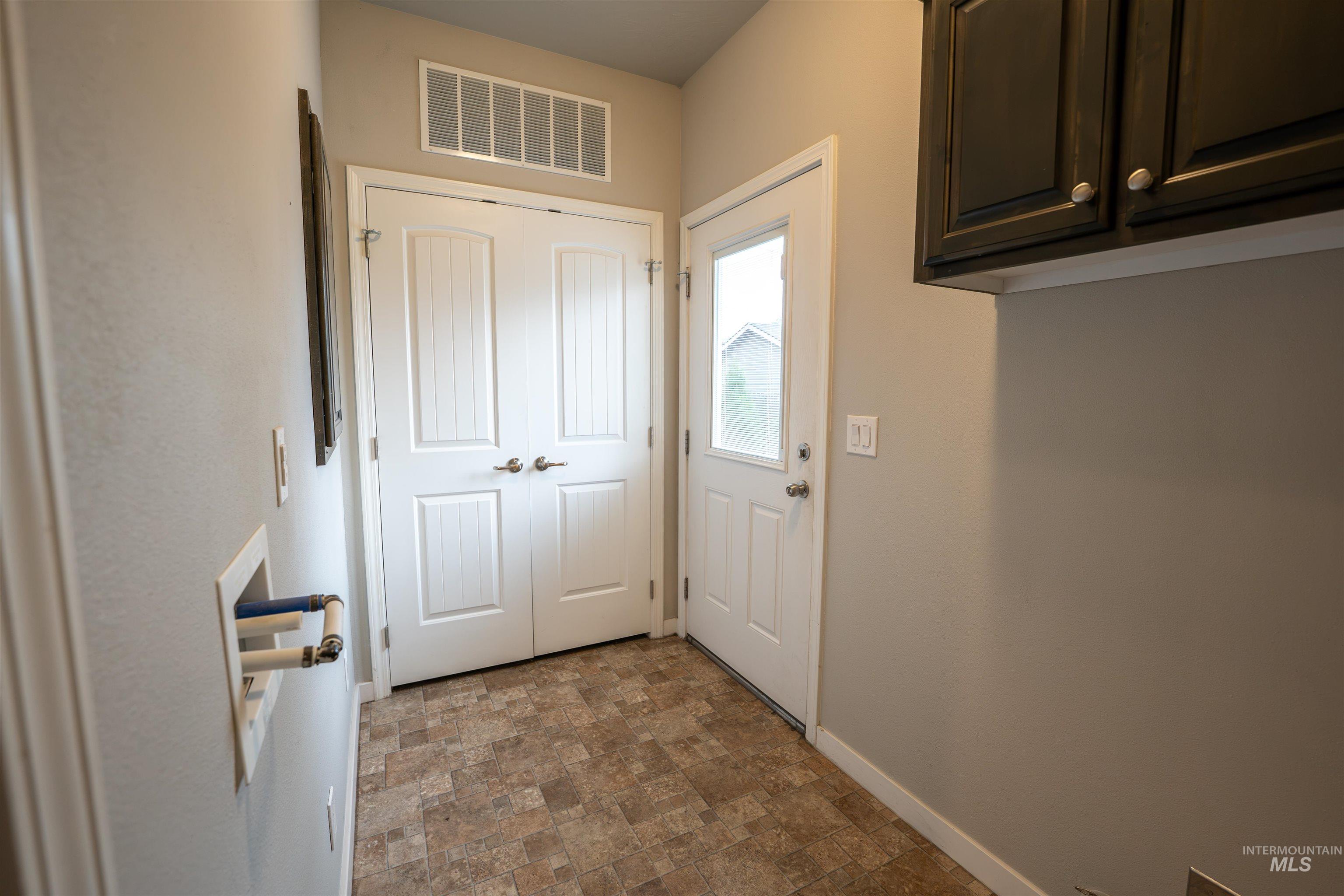 6414 W Russett, Boise, Idaho 83704, 2 Bedrooms, 2.5 Bathrooms, Residential For Sale, Price $419,900,MLS 98994902