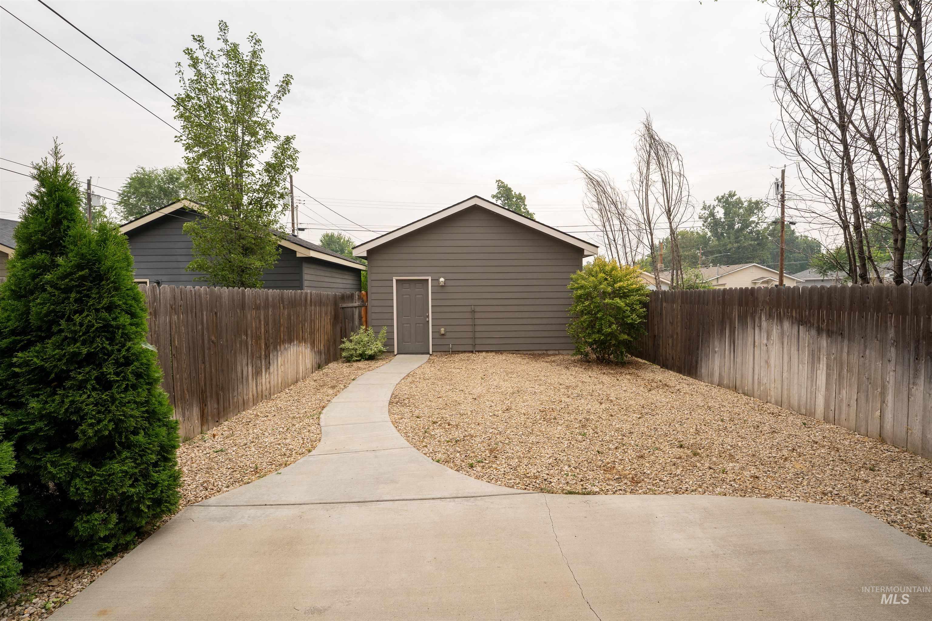 6414 W Russett, Boise, Idaho 83704, 2 Bedrooms, 2.5 Bathrooms, Residential For Sale, Price $419,900,MLS 98994902